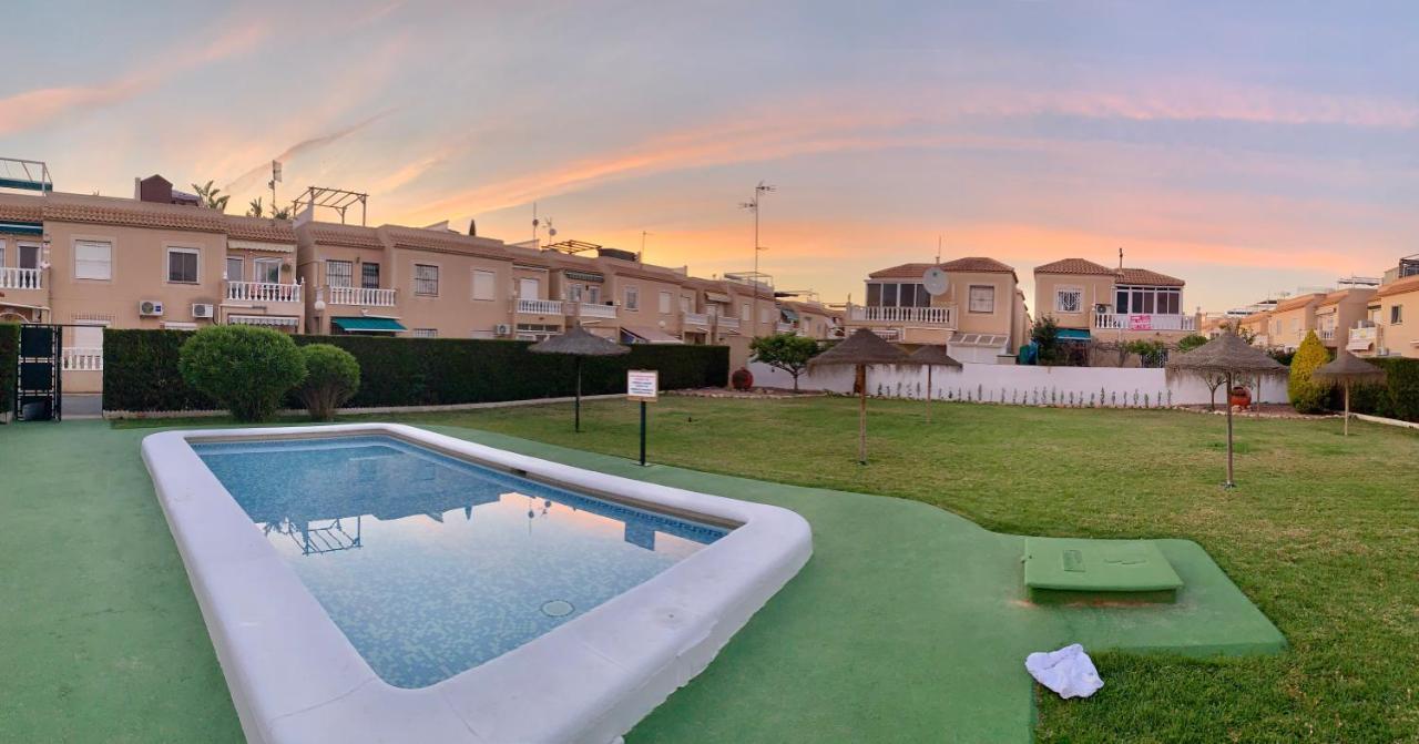 Holiday House Torrevieja Luaran gambar