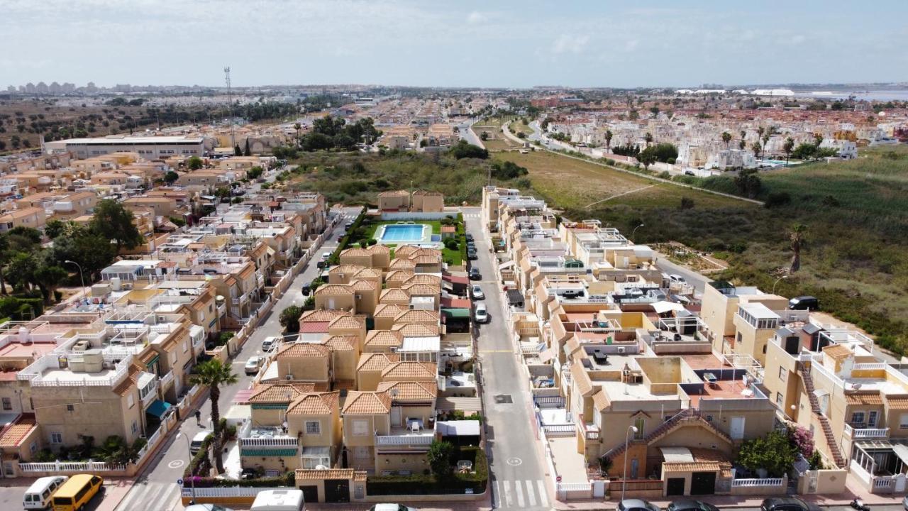Holiday House Torrevieja Luaran gambar
